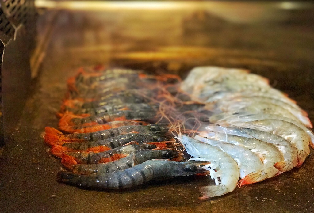 铁板大虾是虾子料理中仅次于刺身了！
