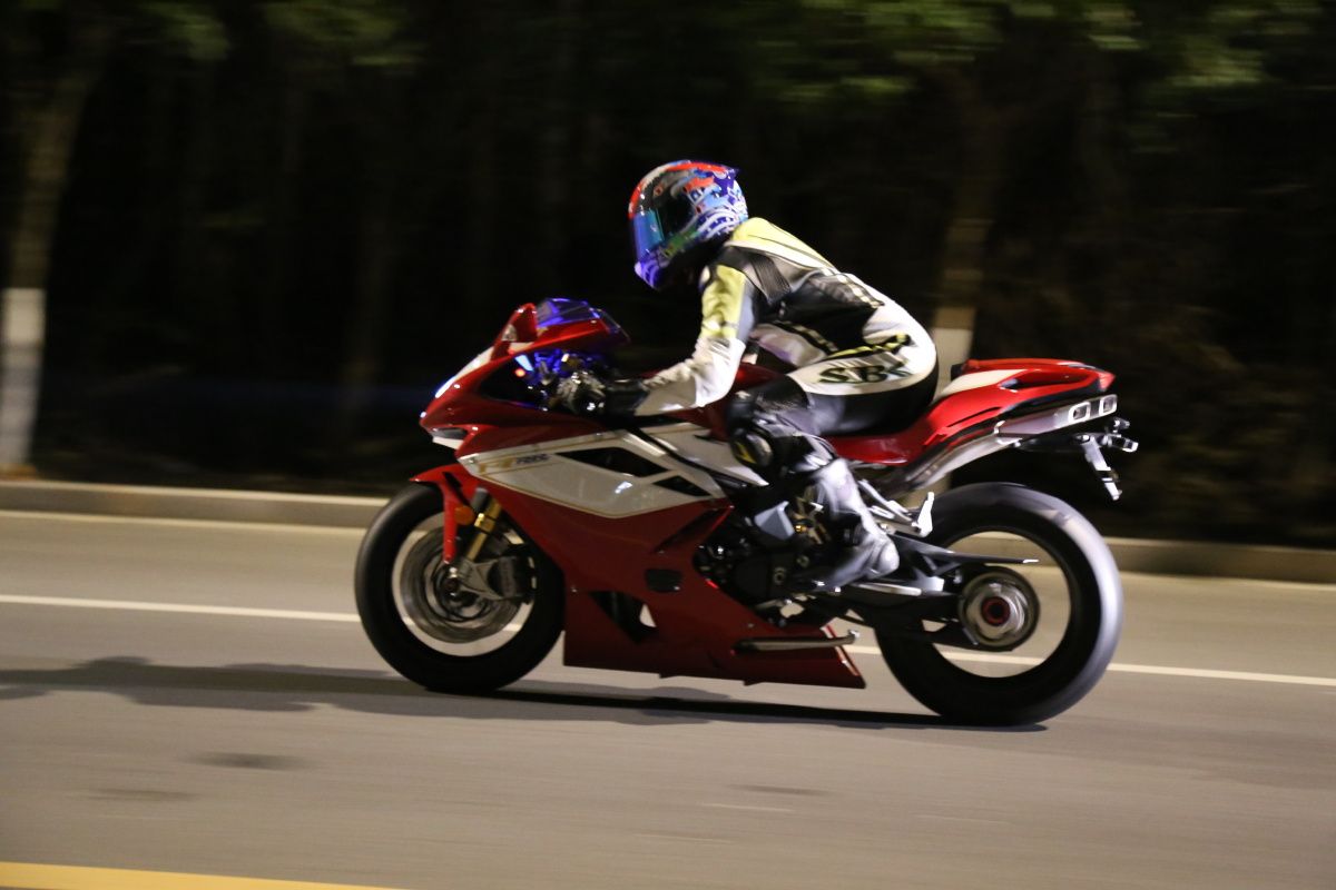 摩托车中的法拉利 奥古斯塔f4rr - moto锐锐 - 图虫