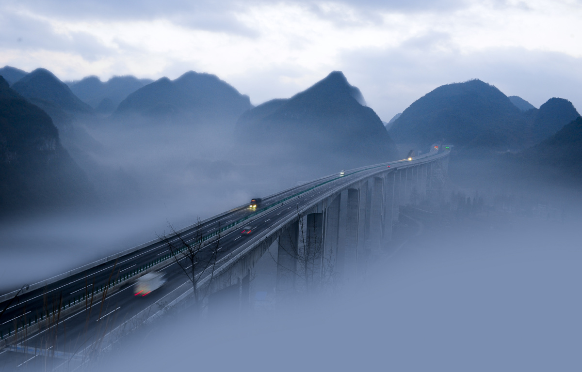 迷雾中也要砥砺前行