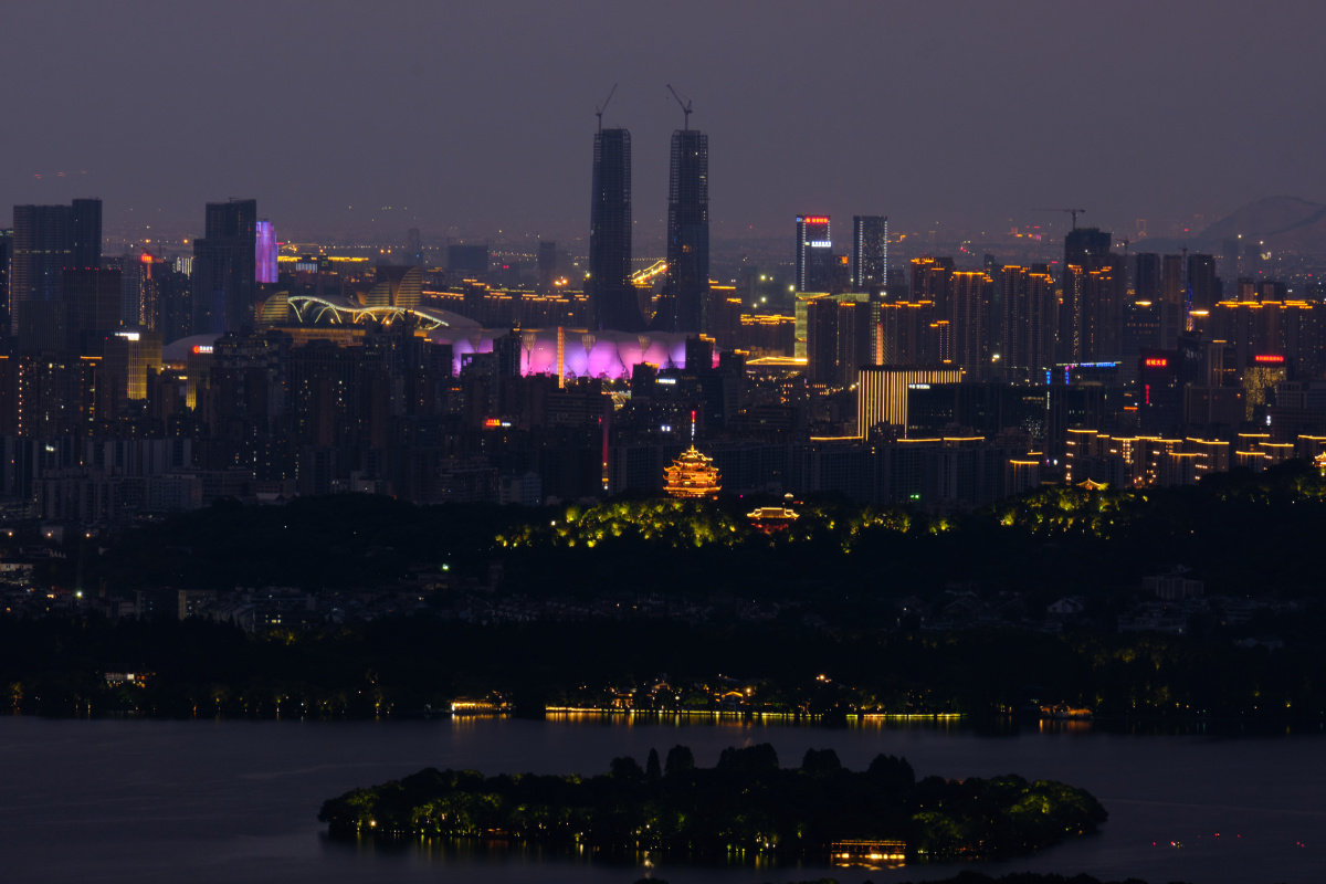 北高峰俯瞰杭州城