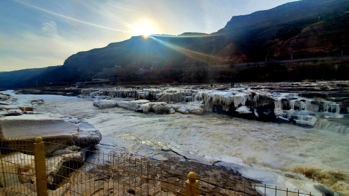 冬季黄河壶口瀑布原图原片无后期