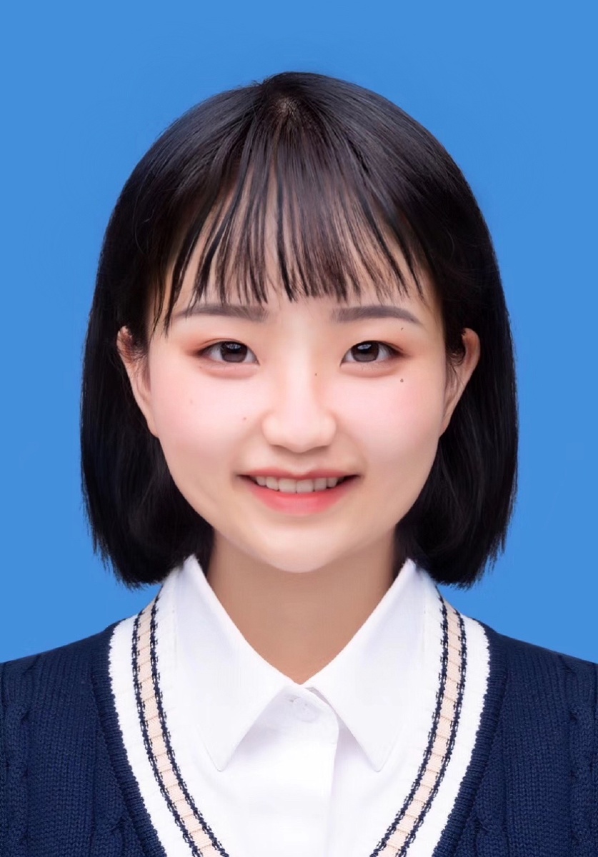 新给他们拍的证件照