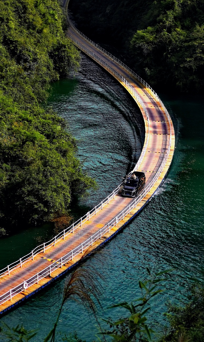 恩施狮子关打卡网红行车浮桥