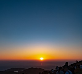 572146