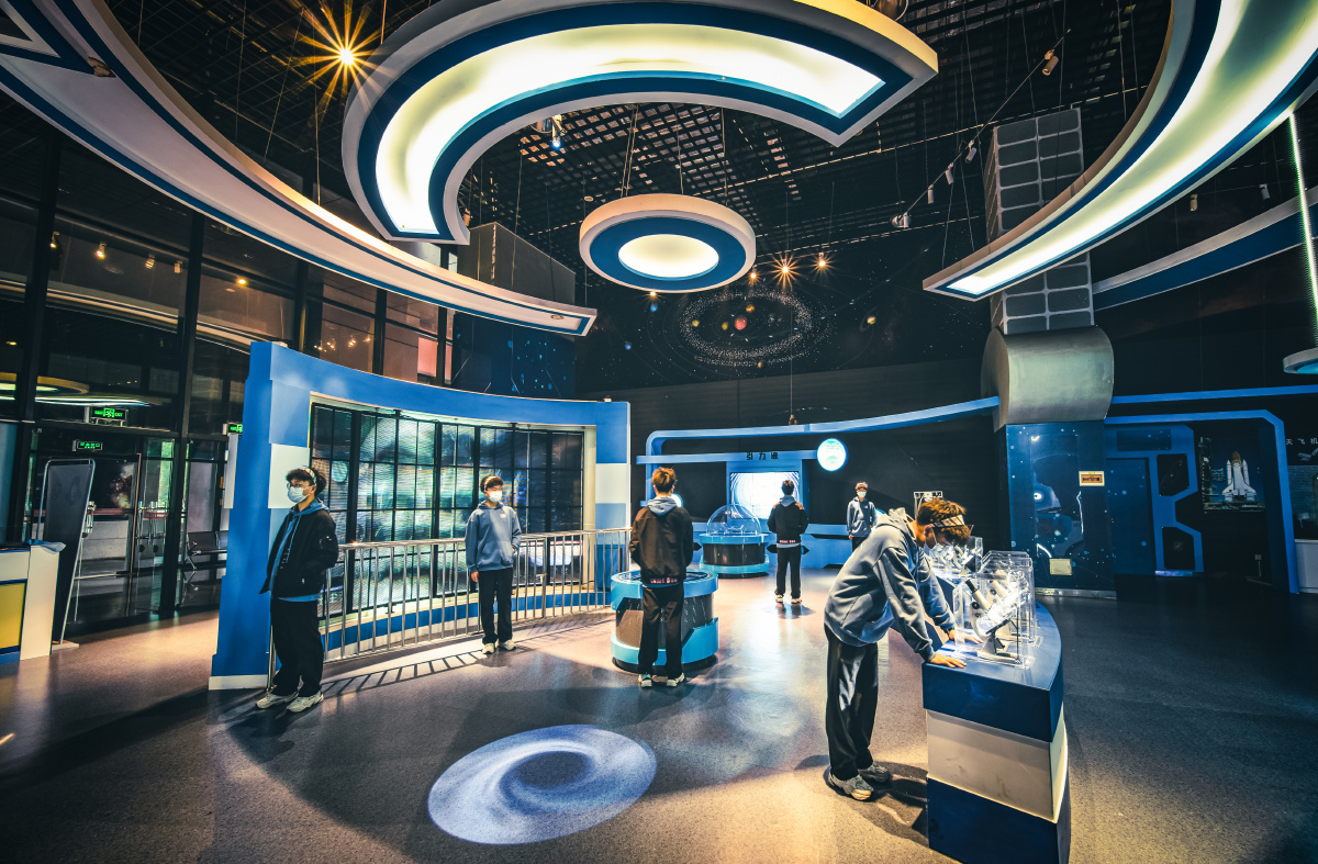 惠州科技馆一心向往着科技用时间合成展露心中所想