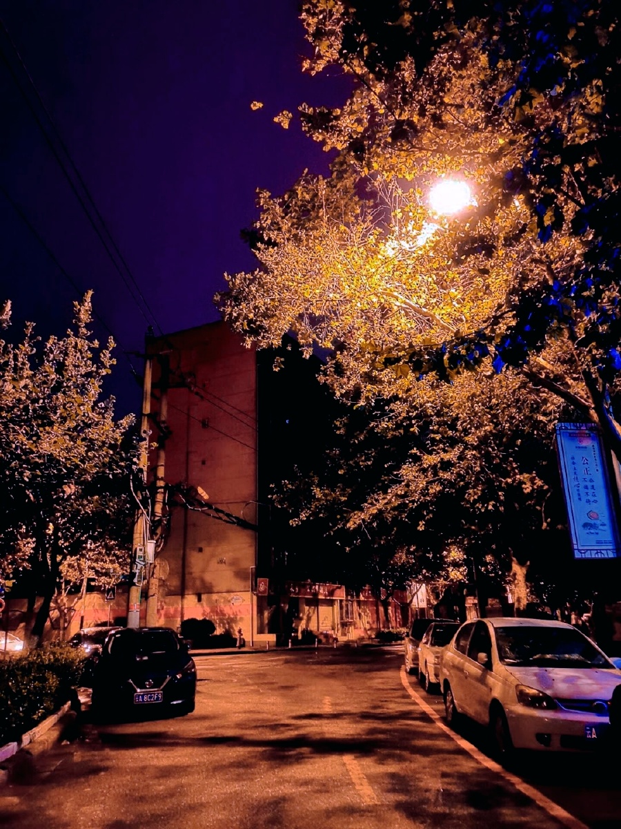 昆明凌晨三点半的夜景