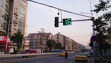 963930