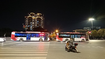 926737