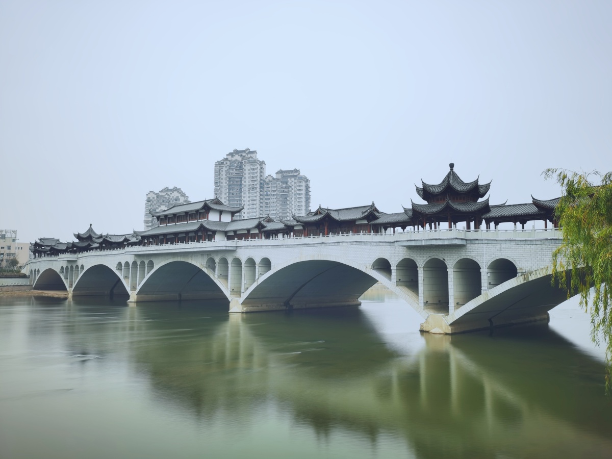 现代技艺下的古老建筑风格古桥廊桥