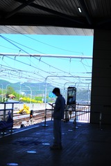 561283