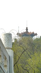 130400