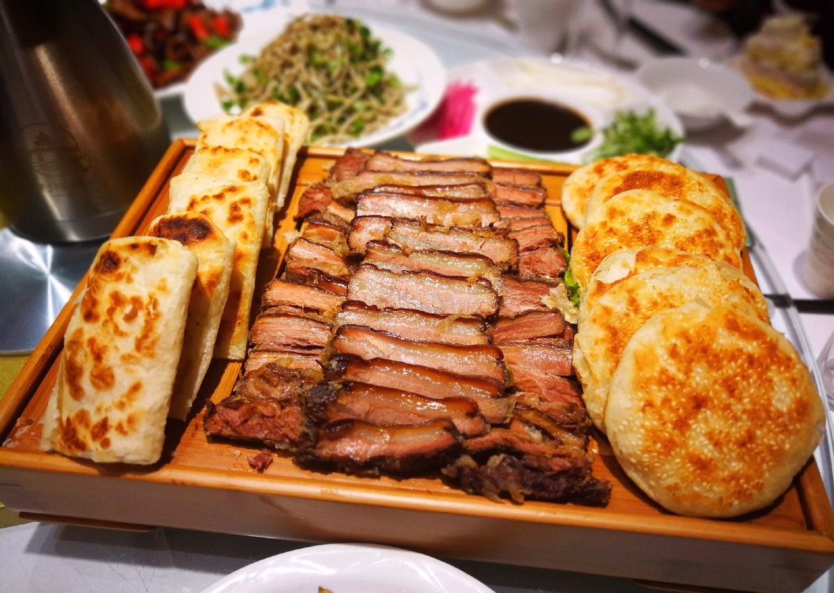 北京利桥顺的驴肉火烧天上龙肉地下驴肉几十年传承正宗