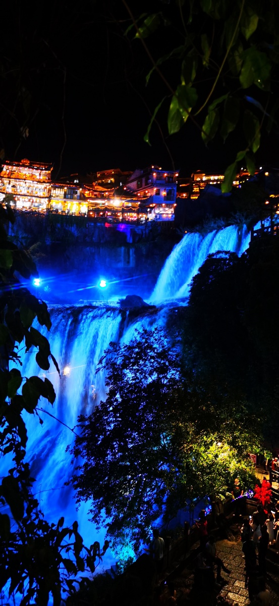 芙蓉镇瀑布夜景 - 沁雨残荷 - 图虫