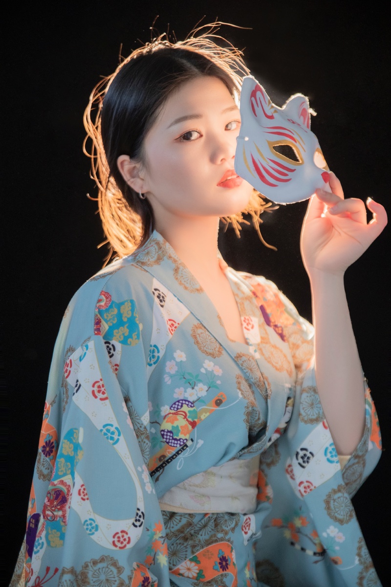 神明少女写真满眼星辰皆是你总会有人会为怕黑的你点亮一盏灯愿你的