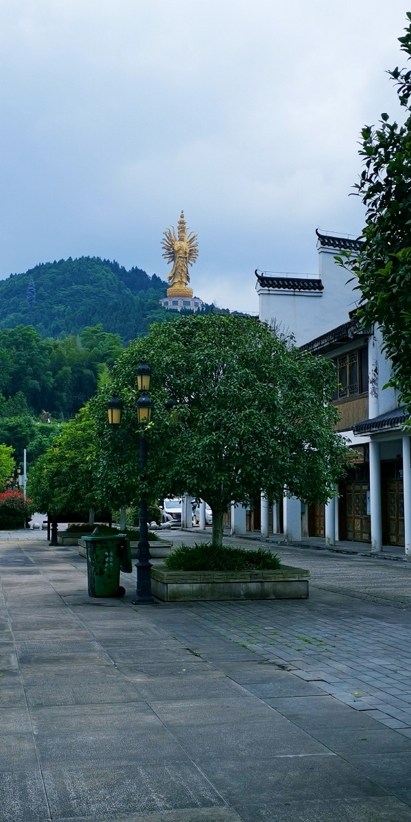 宁乡西部的沩山乡有一个保存完好的密印寺值得一看