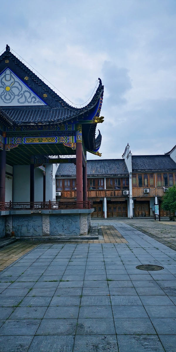 宁乡西部的沩山乡有一个保存完好的密印寺值得一看