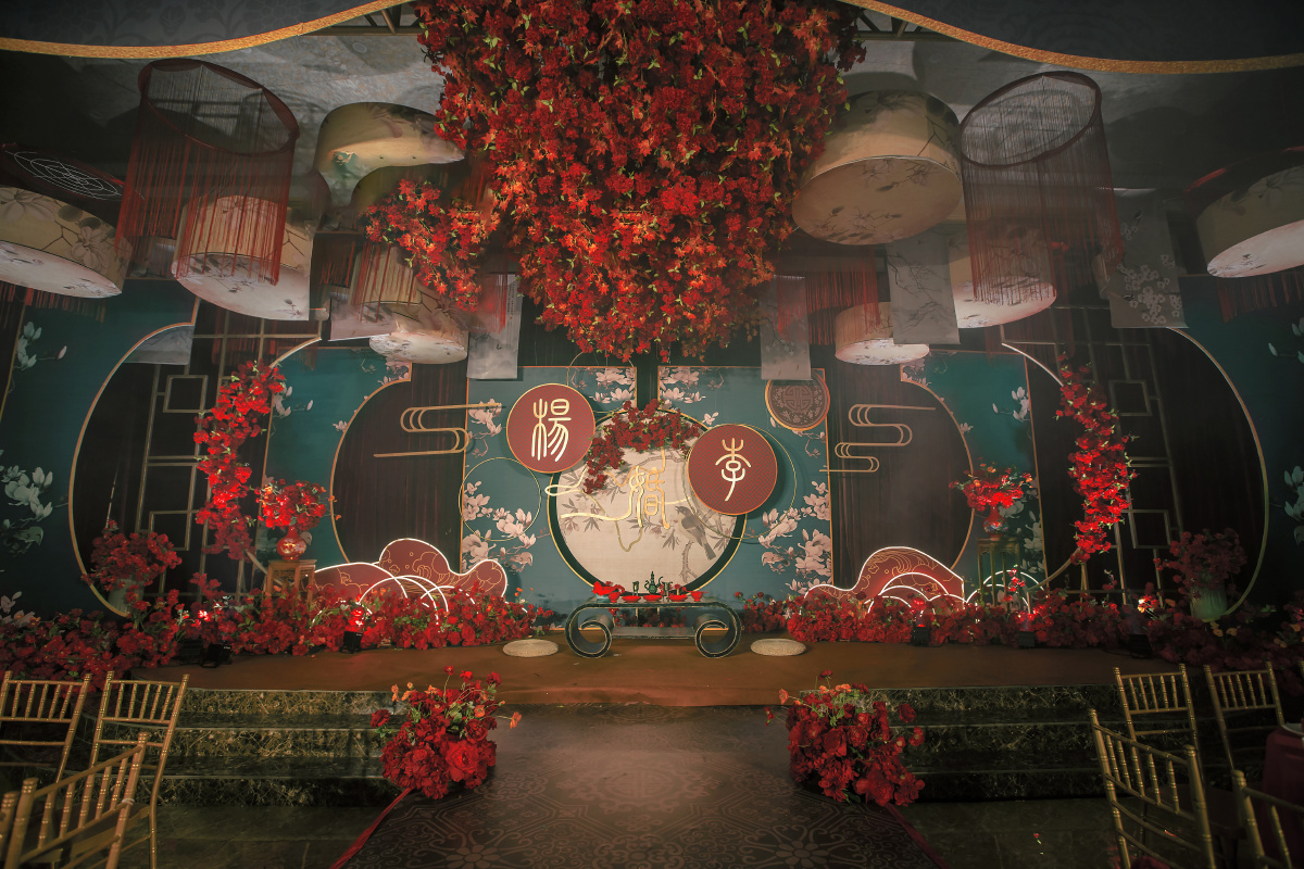 红色中式婚礼现场布景设计