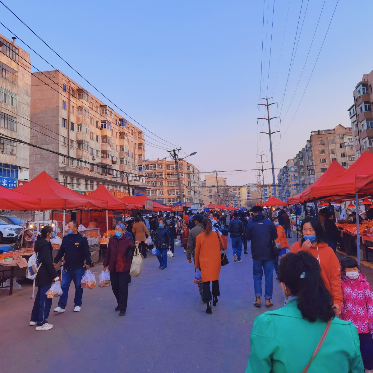 香坊大夜市儿的韭菜盒子