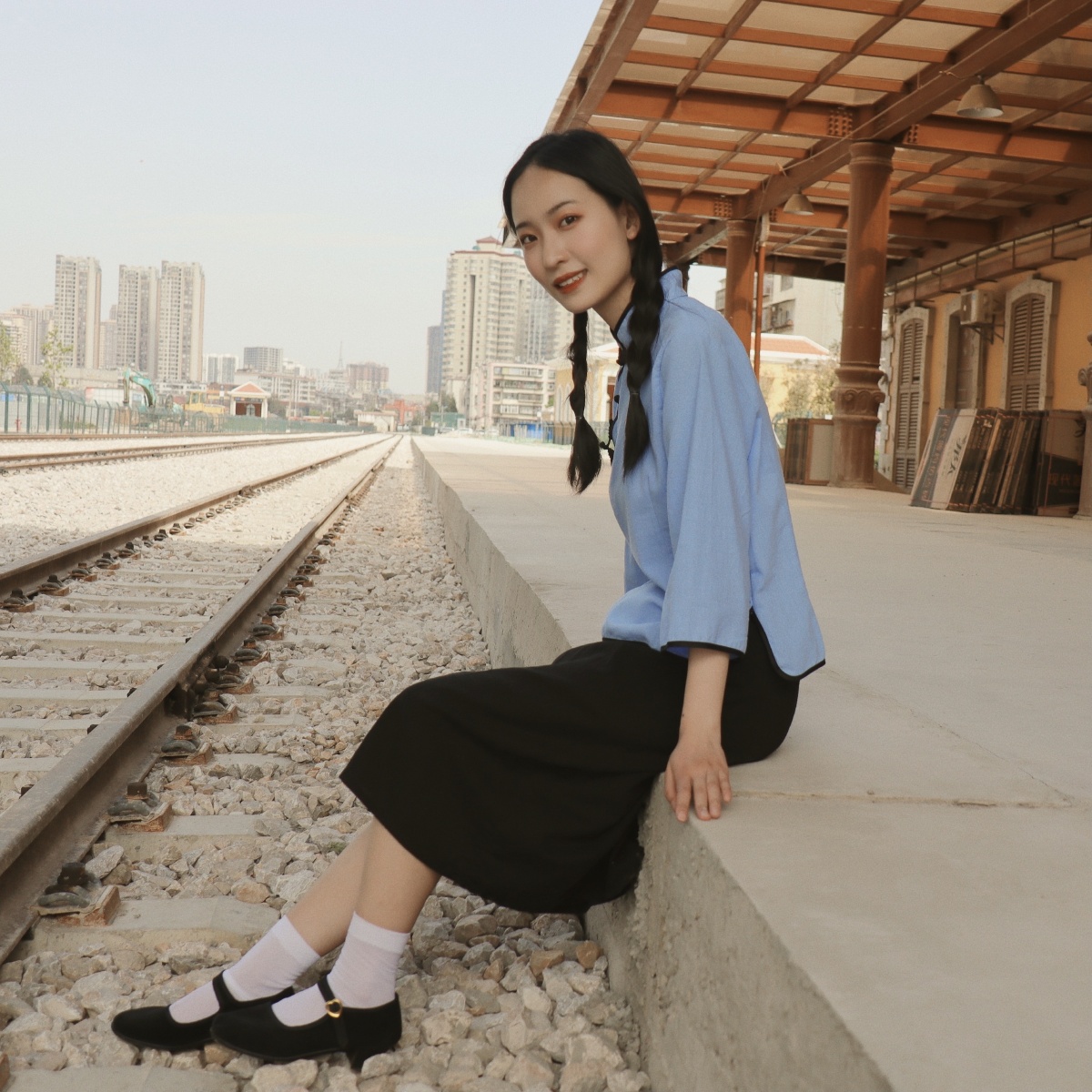 民国写真 #民国学生装 #铁路拍照懒卷珠帘听燕语,泥他风度太温柔.