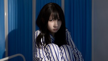 77652