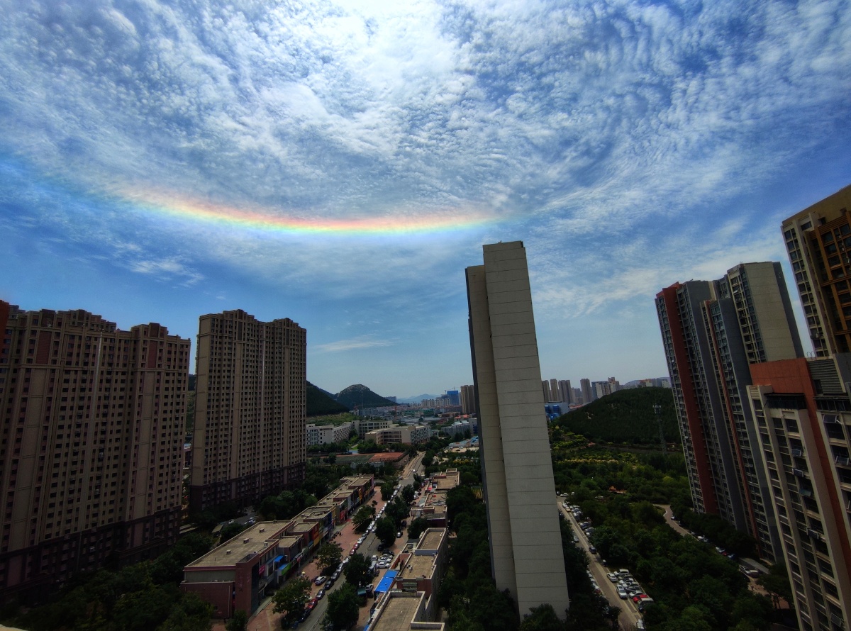 七彩祥云天空彩虹环地平弧