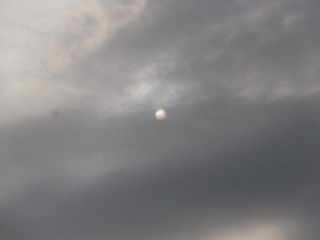 607581