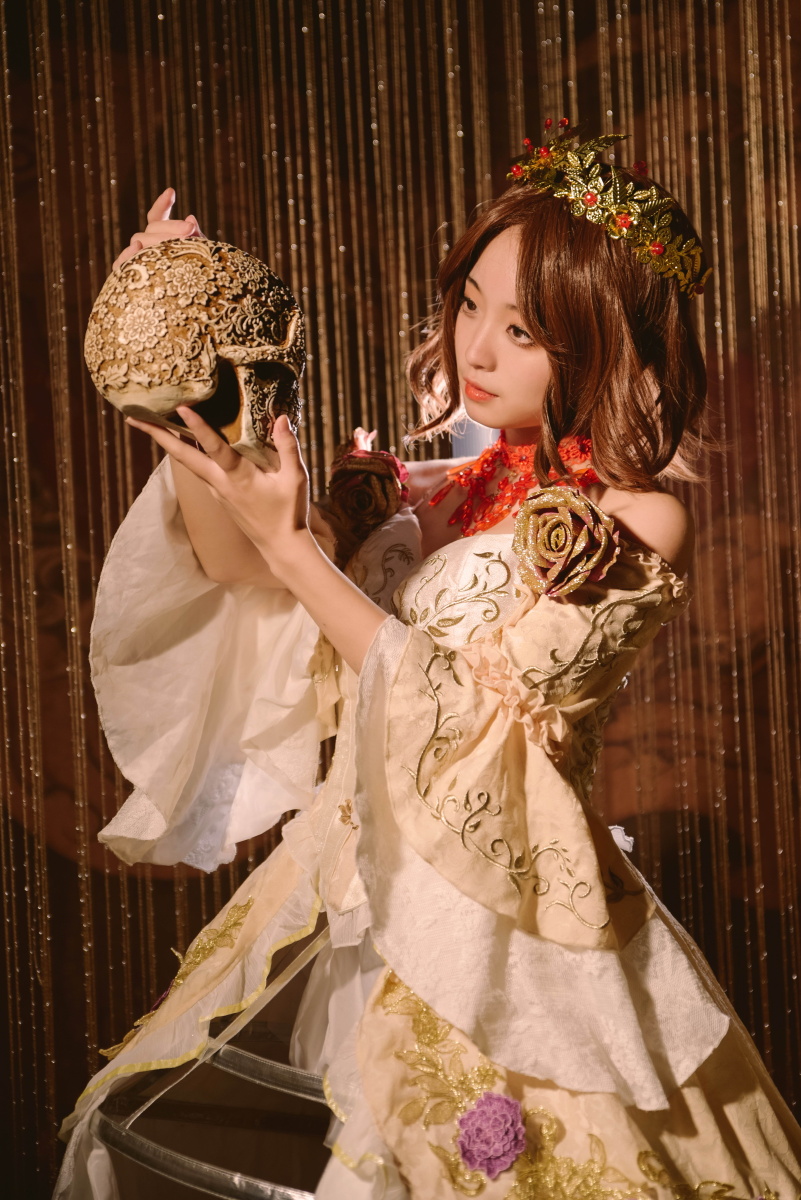 皇后是最容易被吃掉的棋子第五人格红夫人cos出镜轻语