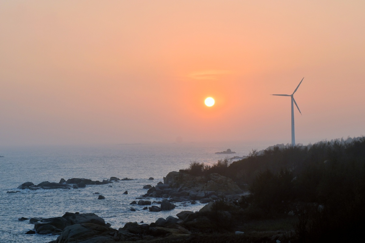 揭阳惠来靖海海滨浴场海边风车