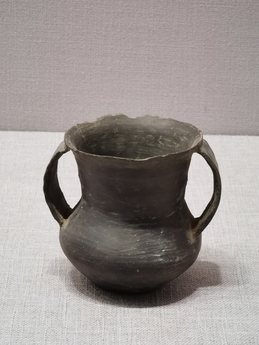 青海柳湾彩陶洛阳偃师二里头遗址博物馆展出