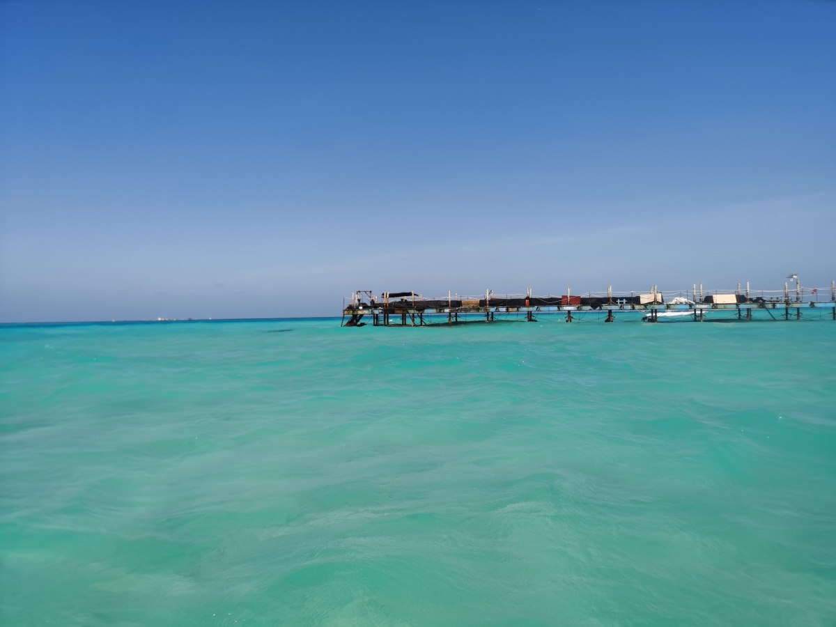 海南三沙市全富岛及银屿岛摄于21年6月