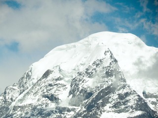 55858