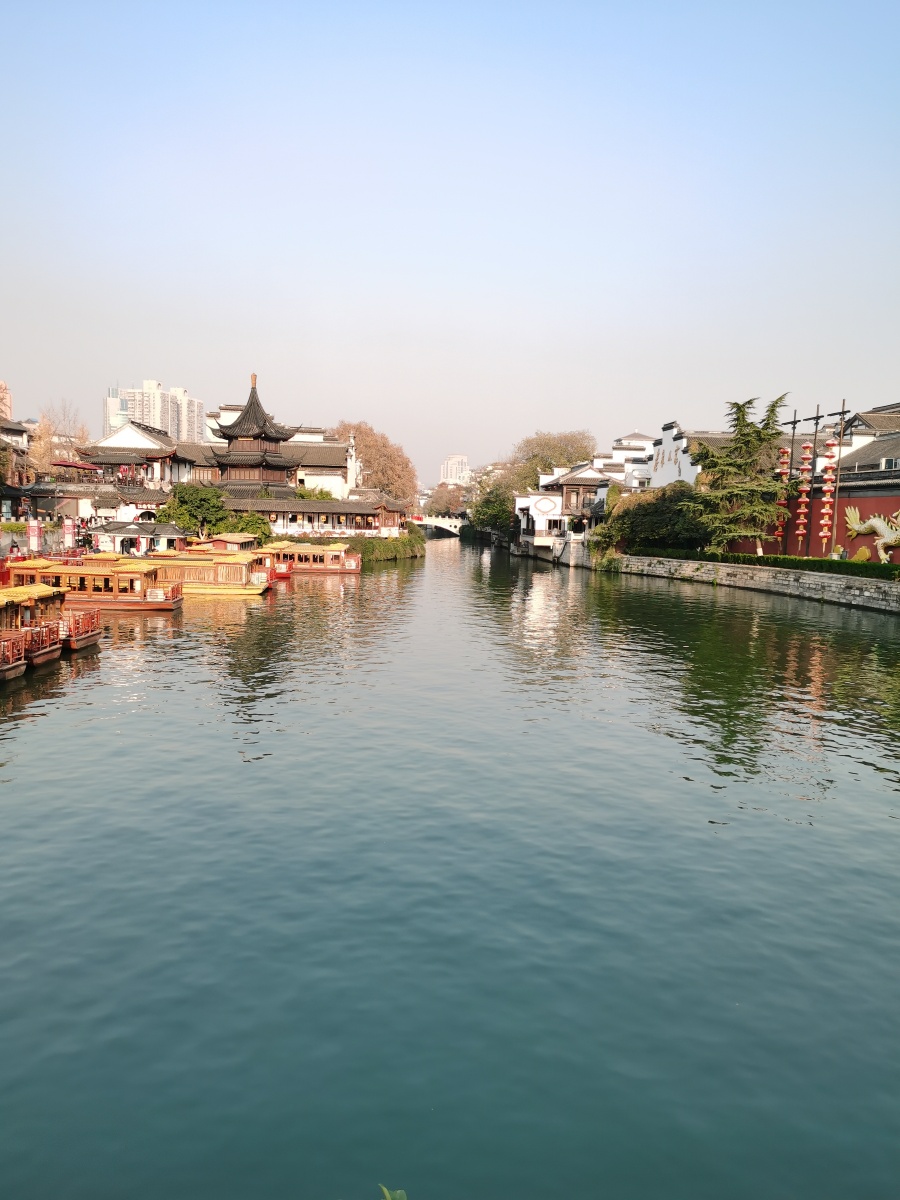 秦淮河畔夫子庙旁南京夫子庙秦淮河