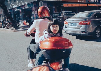 100050