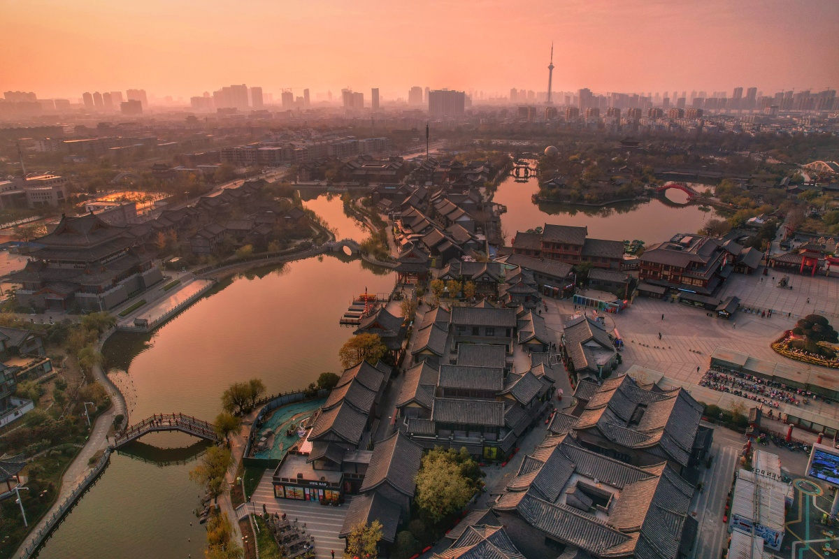 一城宋韵半城水八朝古都千古韵