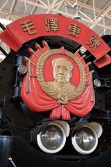 891994