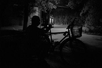 5月35日凌晨，在三角地搞创作的DEAB