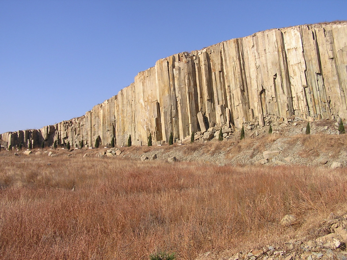青岛马山石林是老领导在时成型的观景项目去了一看还真是有石碑一块
