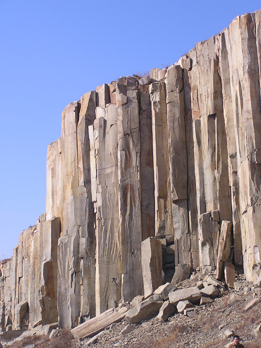 青岛马山石林是老领导在时成型的观景项目去了一看还真是有石碑一块