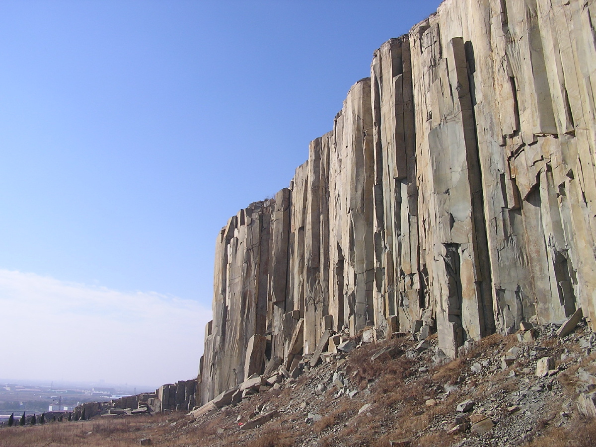 青岛马山石林是老领导在时成型的观景项目去了一看还真是有石碑一块