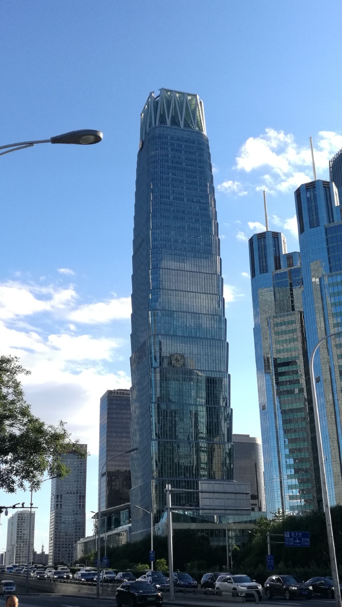 国贸三期三环伫立