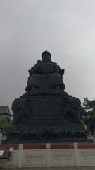 271033