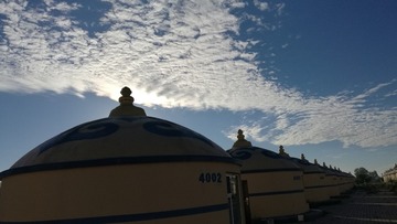 271096