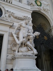 169160