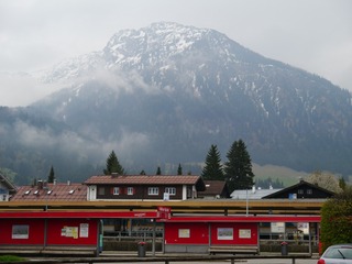 744134