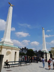 169030