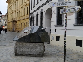 168700
