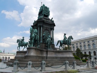 169083