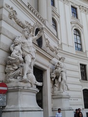 169162