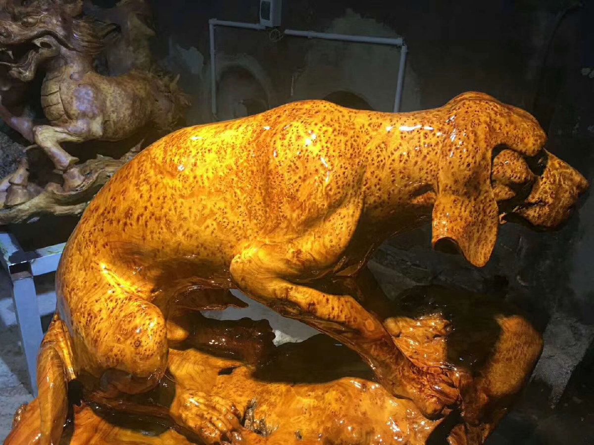 四川杉木瘤旺财规格925882公分精雕旺财捂脸无瑕疵爆满瘤花造型生动