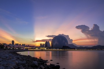 周家侨-贝后光芒-广东省珠海市野俚岛日月贝大剧院